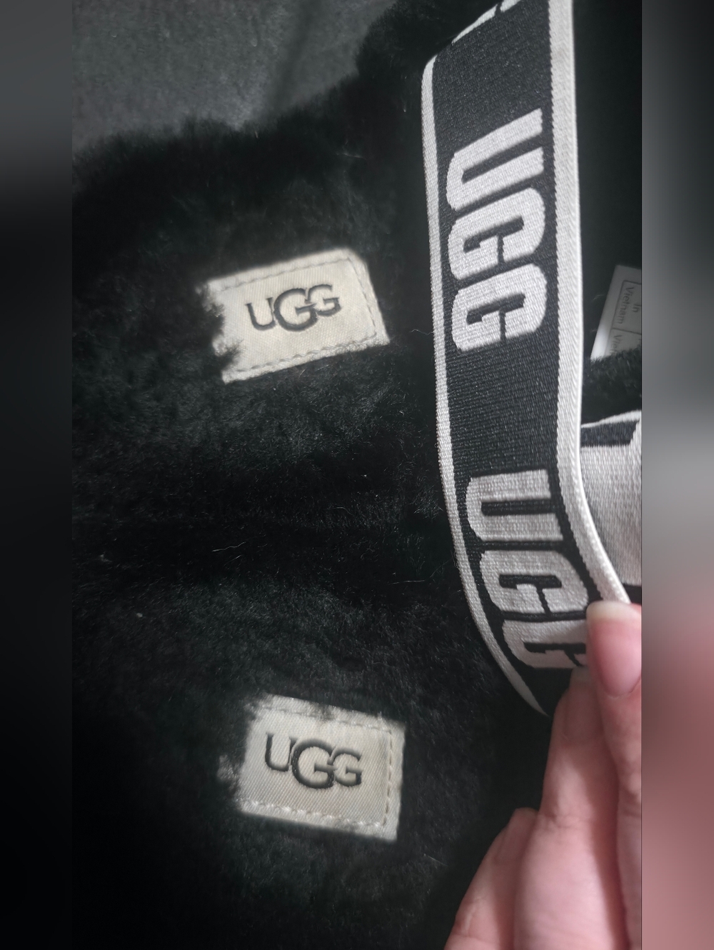 UGG Black Fluff Yeah Slide with Branded Heel Strap Size 10 - Picture 10 of 11